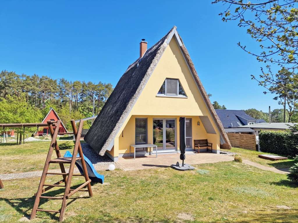 Immobilie in Loddin - Reetgedecktes Ferienhaus im Seebad Loddin - Bild 0