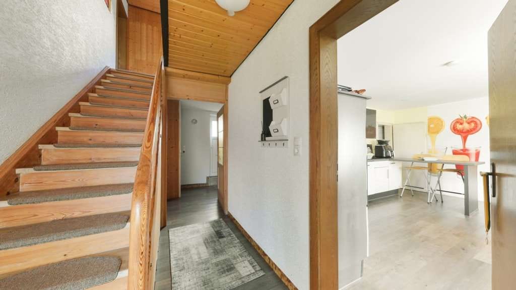 Immobilie in Enkenbach-Alsenborn - Mitten im Zentrum von Enkenbach - Sehr gepflegtes Einfamilienhaus mit Garten und Garage - Bild 1