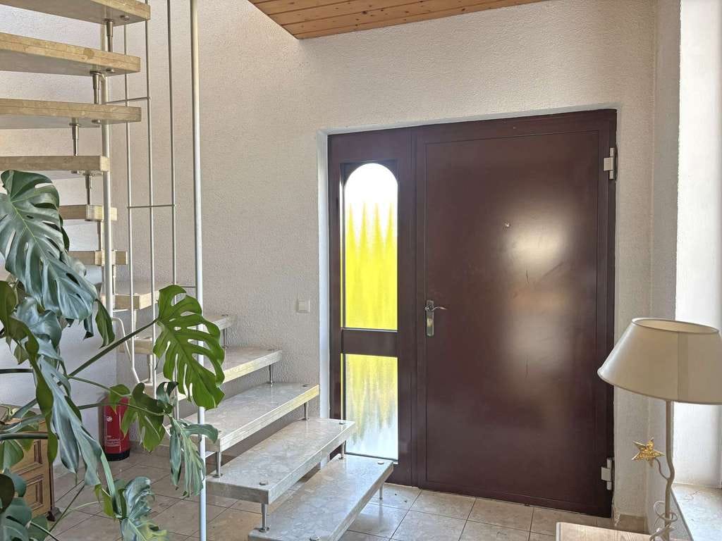 Immobilie in Wäschenbeuren - Großzügiges Zweifamilienhaus in familienfreundlicher Wohnlage - Bild 4