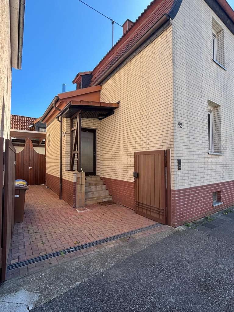 Immobilie in Ludwigshafen am Rhein - Handwerker aufgepasst! Einfamilienhaus mit Potential in Ludwigshafen-Oppau/Bieterverfahren ab 200000 - Bild 1