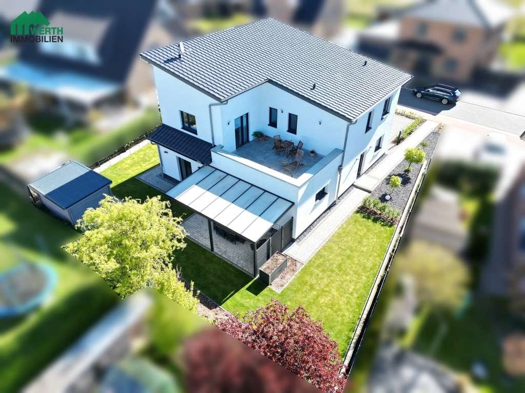 Immobilie in Beckdorf - Einziehen & wohlfühlen – Zweifamilienhaus mit Garten, Terrasse & Dachterrasse *** 360 ° Rundgang *** - Bild 2