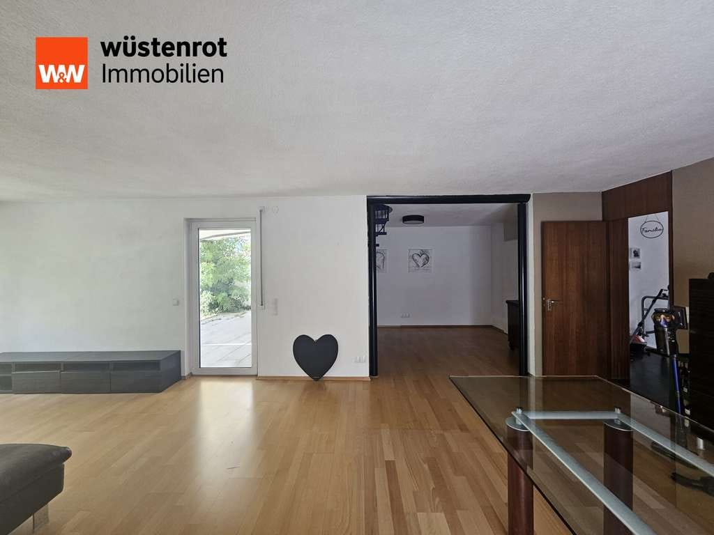 Immobilie in Gärtringen - Komplettes Haus als Doppelhaushälfte mit toller Ausstattung in sehr guter Wohnlage von Gärtringen! - Bild 4