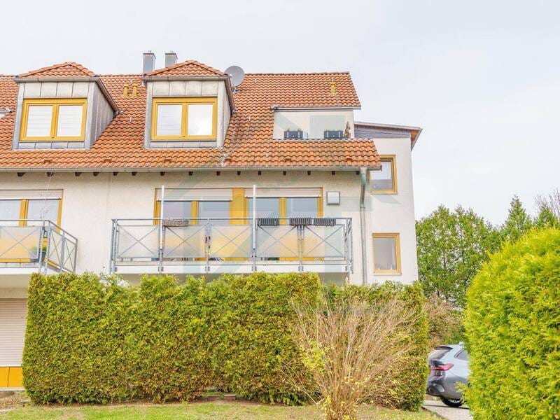 Immobilie in Teuchern - Sichere Kapitalanlage: Vermietete 2-R-Whg mit seltener Dachterrasse & Stellplatz! - Bild 0