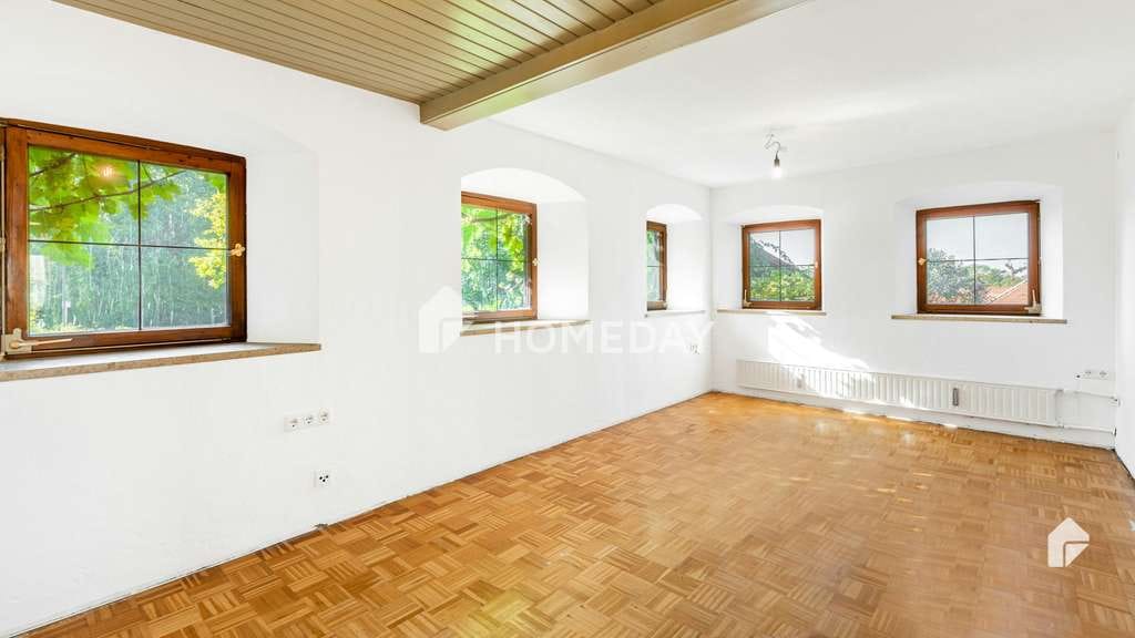 Immobilie in Neubeuern - Stilvolles Landhaus als Zweifamilienhaus mit großzügigem Grundstück in Neubeuern - Bild 1