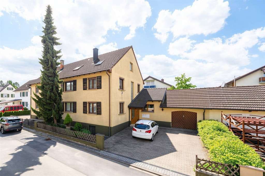 Immobilie in Rielasingen-Worblingen - Bezugsfreies 3-Familienhaus in ruhiger Lage von Arlen – vielseitig nutzbar - Bild 1