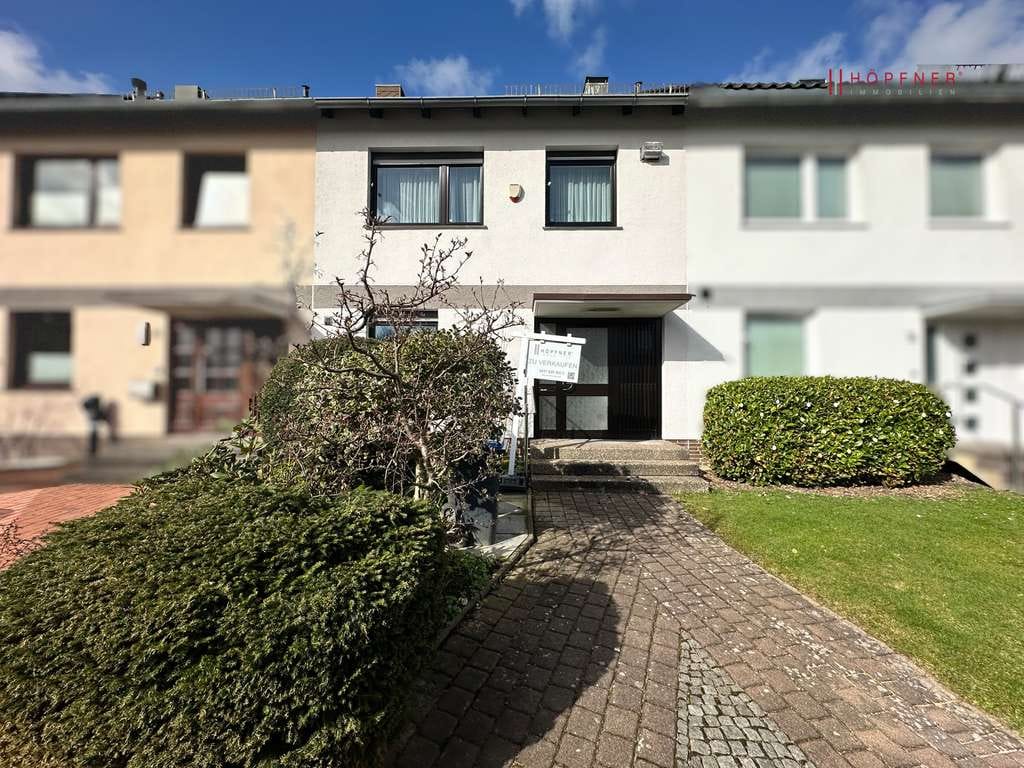 Immobilie in Kronshagen - Die Belohnung für langes Suchen - geräumiges Reihenmittellhaus mit Garage in 24119 Kronshagen - Bild 0