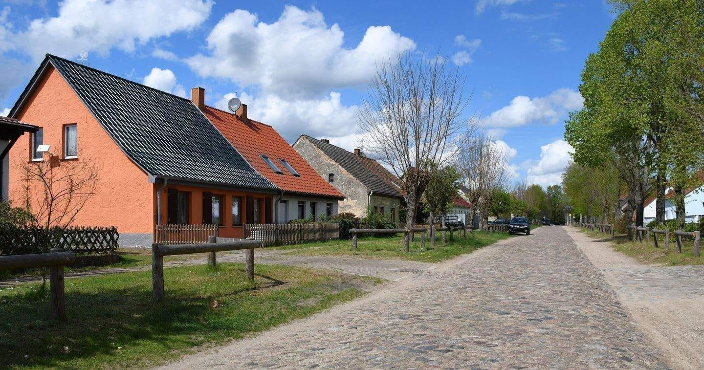 Immobilie in Zehdenick - Uckermark - Charmante Doppelhaushälfte mit weitläufigem Garten - Bild 1