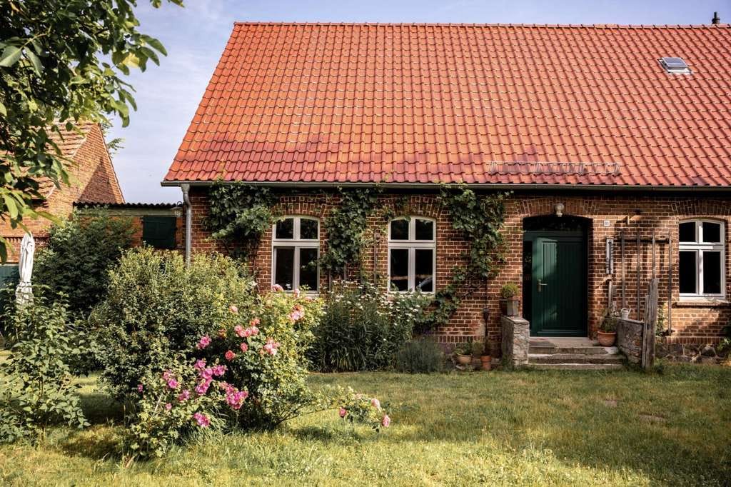 Immobilie in Wusterhausen/Dosse - Gartenhaus Dessow | Alleinlage | Top-bewertete Ferienimmobilie (als Wohnhaus nutzbar) | 1h Berlin - Bild 1