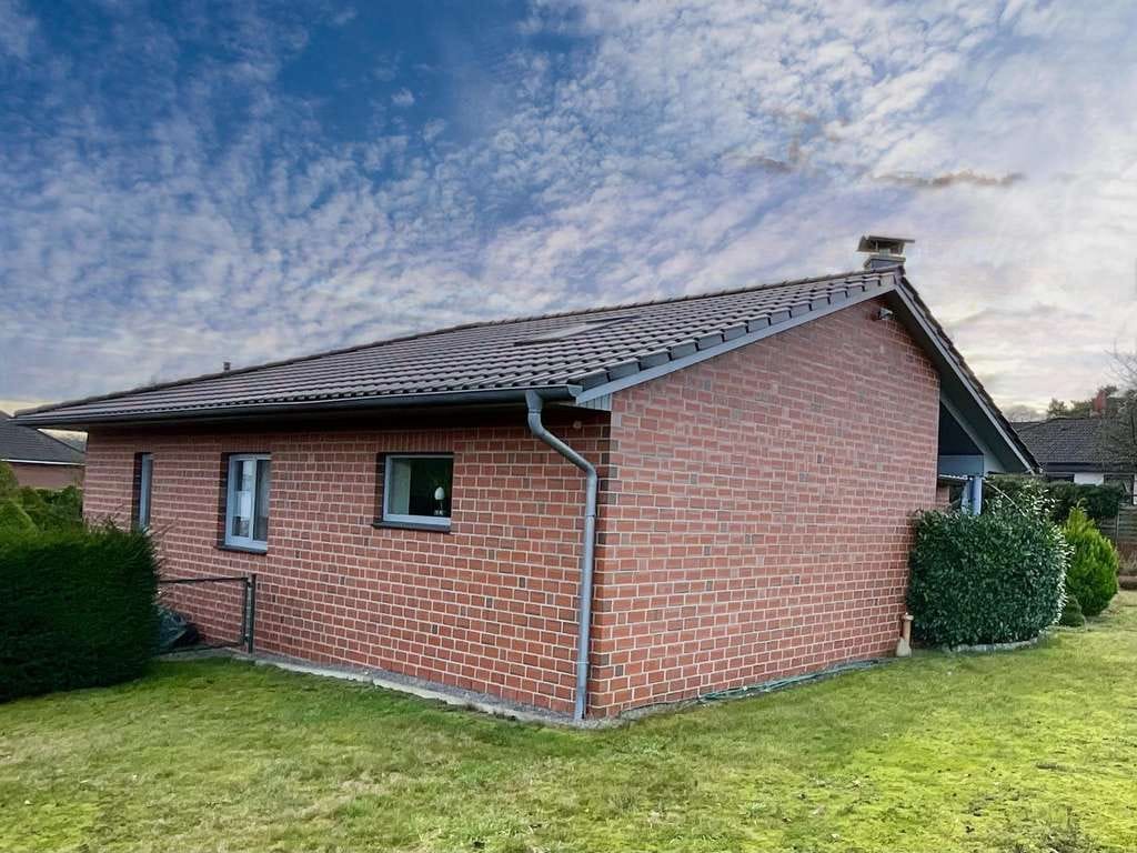 Immobilie in Balge - Ihr neues Zuhause in Balge: 
Komfortables Wohnen auf einer Ebene im modernen Bungalow - Bild 1