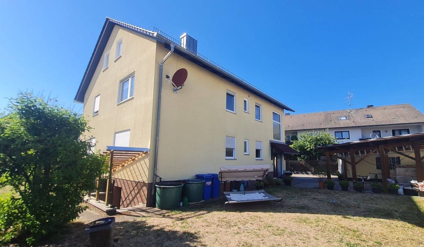 Immobilie in Allersberg - TOP gepflegtes 2-3 Familienhaus in guter und ruhiger Lage von Allersberg - Bild 2