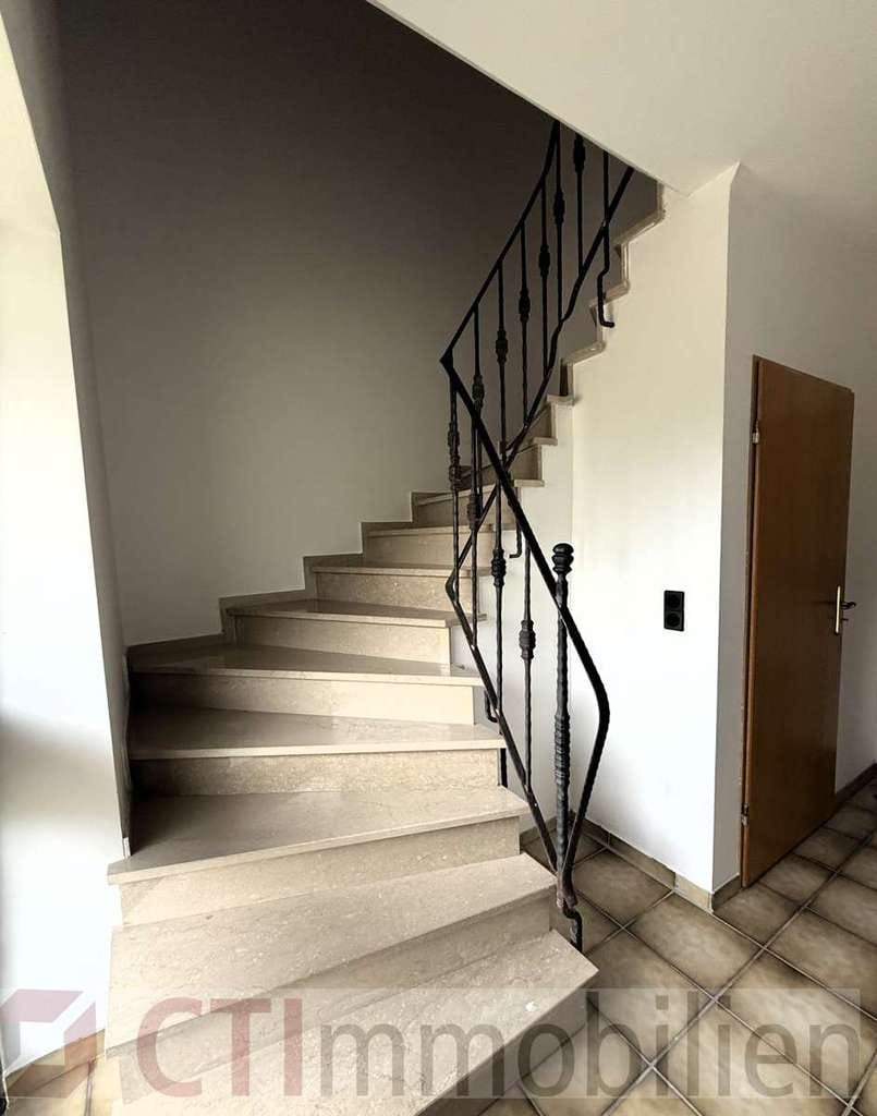 Immobilie in Dinslaken - Zweifamilienhaus freistehend mit Doppelgarage - Bild 3