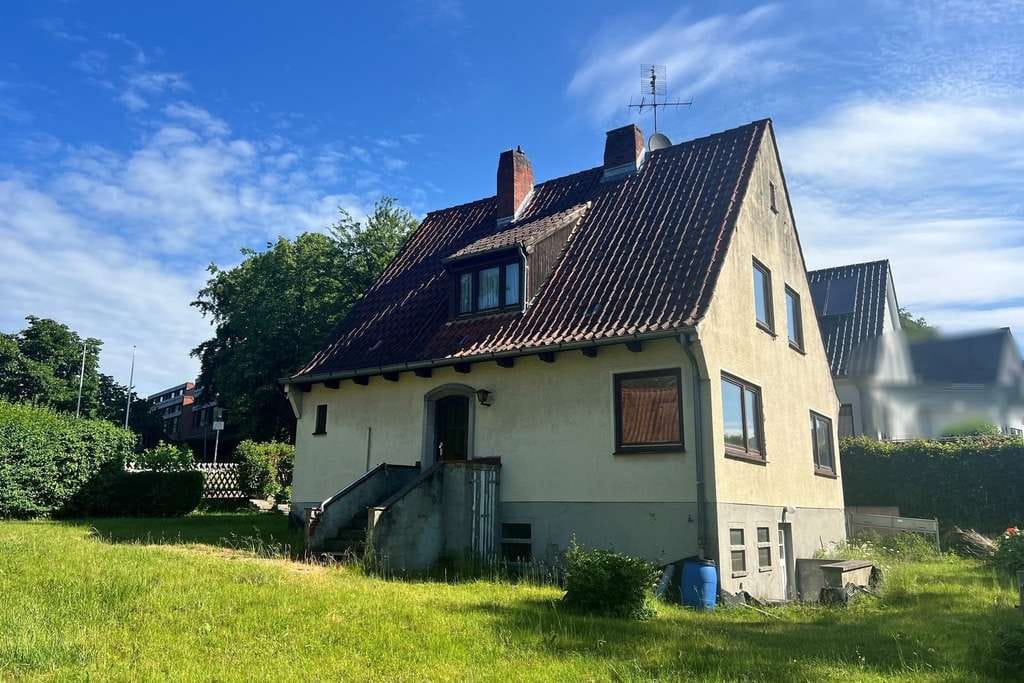 Immobilie in Ahrensbök - Einfamilienhaus für ambitionierte Käufer - Bild 0