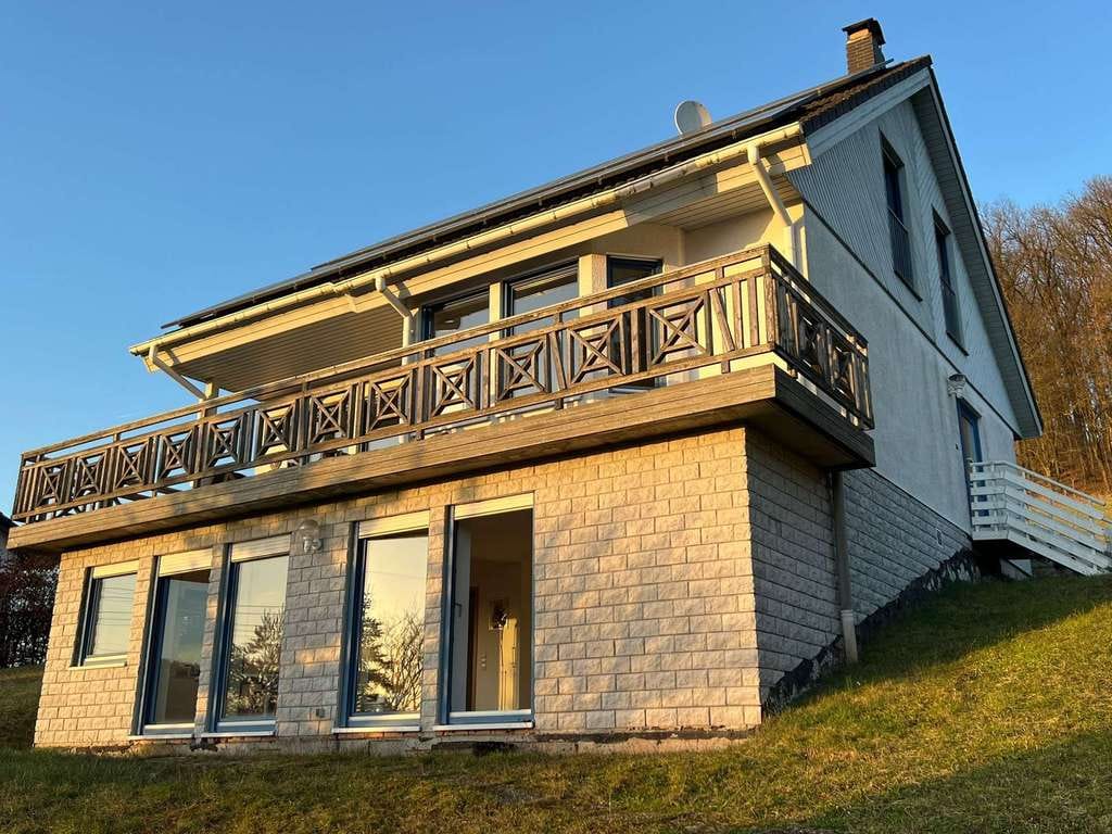 Immobilie in Schlüchtern - * RESERVIERT * Gepflegtes Haus mit Einliegerwohnung am Hang mit herrl. Fernblick und in Waldrandlage - Bild 5