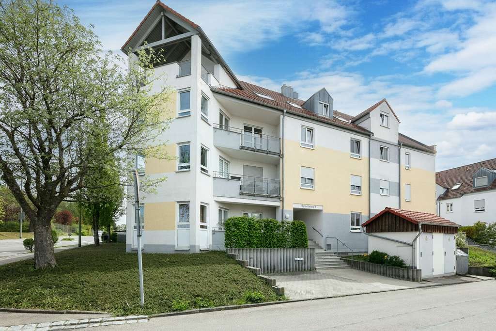 Immobilie in Nersingen - Selbst einziehen oder lukrativ vermieten – 3-Zimmer-Wohnung mit Balkon & TG - Bild 0