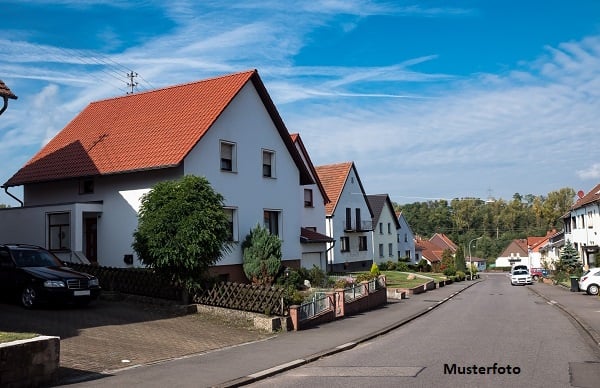 Immobilie in Osburg - Einfamilienhaus, mit Terrasse, Garage und Außenstellplatz - Bild 0