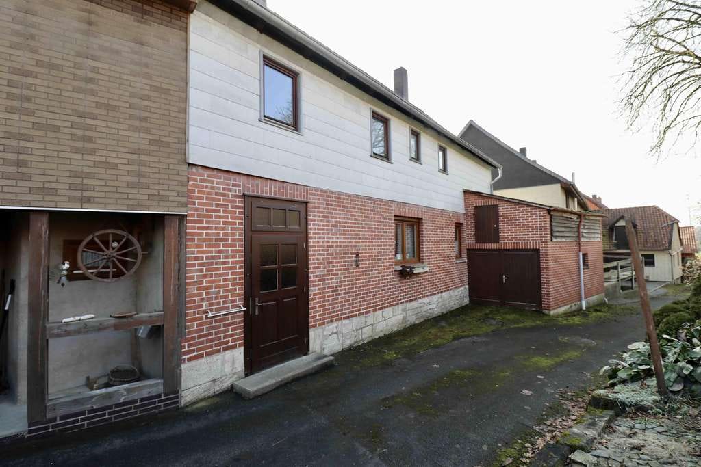 Immobilie in Bad Gandersheim - Viel Platz für Familie und Hobby - Bild 1