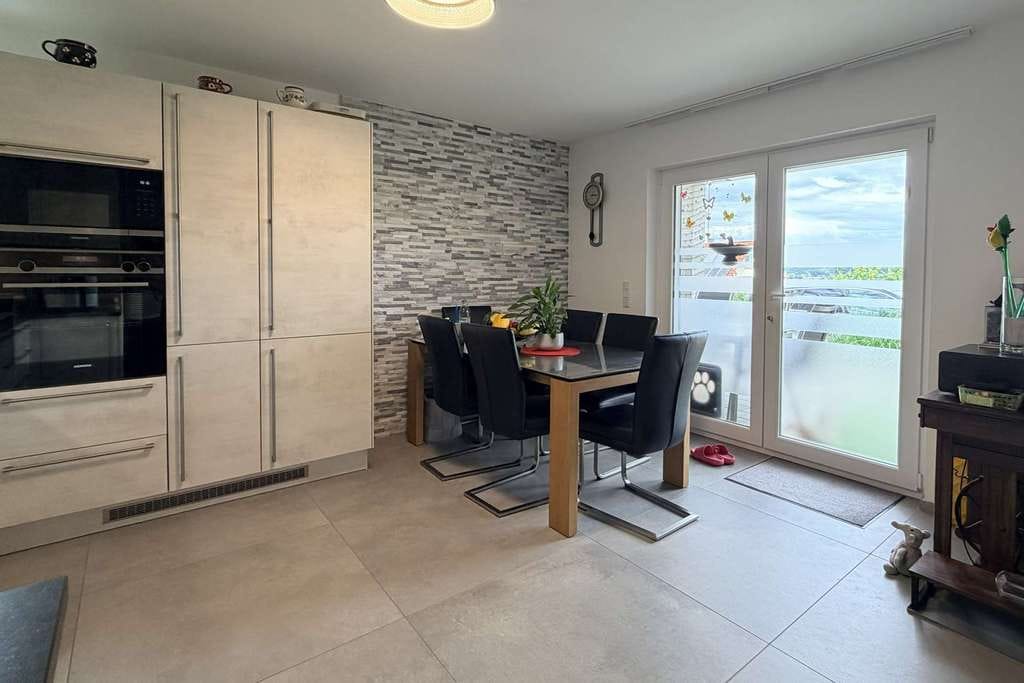 Immobilie in Dietfurt an der Altmühl - Moderne 2 Zimmer Souterrain Wohnung mit Garten inkl. 2 Stellplätzen - Bild 3