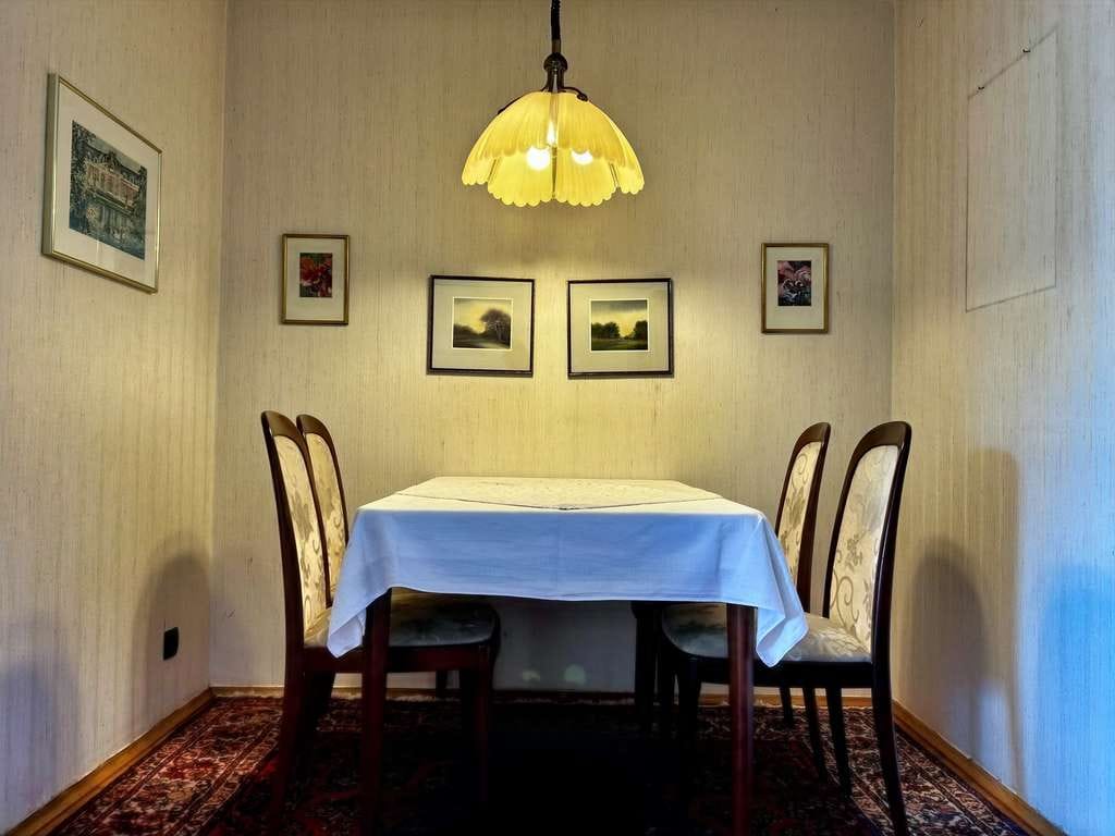 Immobilie in Meerbusch - Meerbusch: 3-Zimmerwohnung mit Balkon und viel Gestaltungspotenzial  - Bild 2
