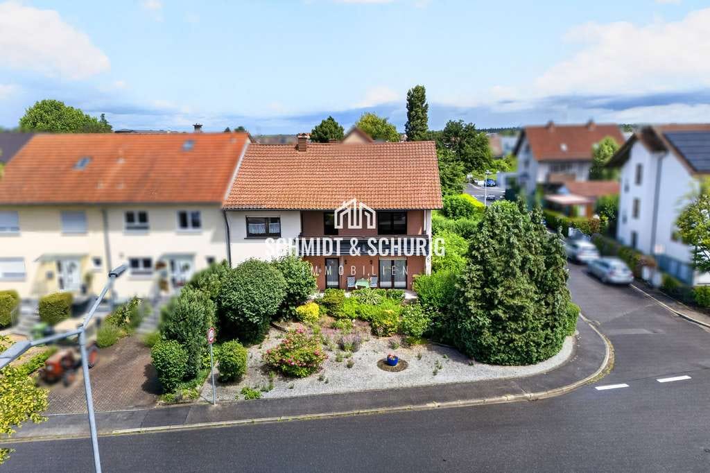 Immobilie in Karlsdorf-Neuthard - Charmantes Zweifamilienhaus mit viel Potenzial und großem Grundstück - Bild 4