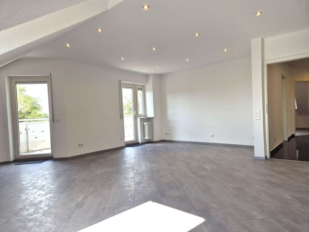 Immobilie in Erkenbrechtsweiler - Top renovierte 3 Zimmer Wohnung in Erkenbrechtsweiler provisionsfrei direkt vom Eigentümer - Bild 1