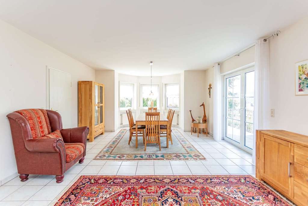 Immobilie in Bullay - Familienparadies mit Garten, Terrassen und vielen Nutzungmöglichkeiten in beliebter Lage von Bullay - Bild 4