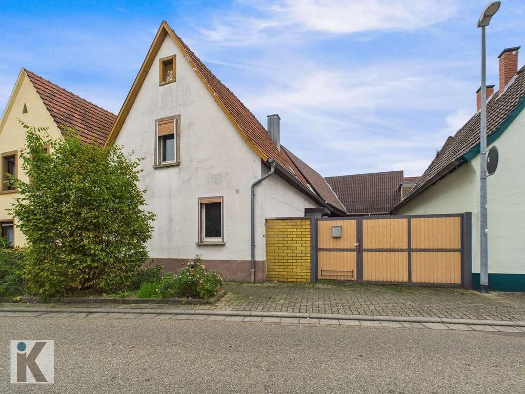 Immobilie in Schifferstadt - Sanierungsbedürftiges Haus mit Scheune im Herzen von Schifferstadt! - Bild 0