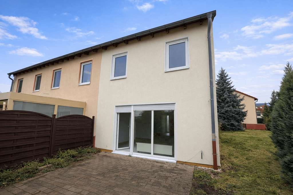 Immobilie in Goethestadt Bad Lauchstädt - Reihenendhaus mit großen Garten und Garage - Bild 2