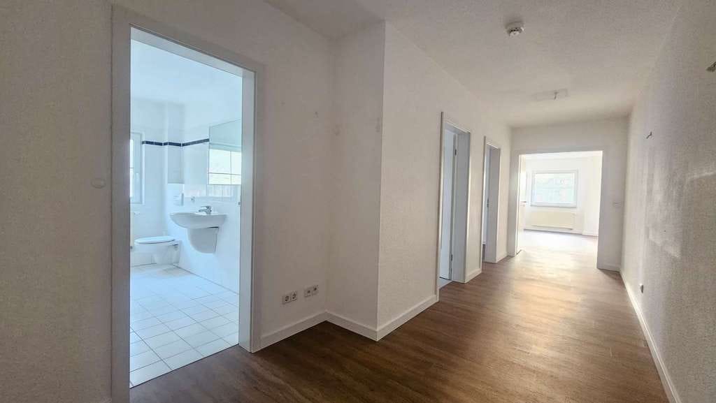 Immobilie in Stahnsdorf - Ruhige, helle 2-Zimmer Wohnung mit Balkon & Stellplatz - Bild 4