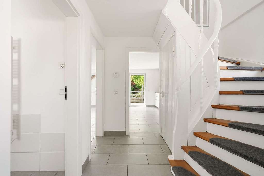 Immobilie in Warthausen - Sofort bezugsfrei - modernisiertes Einfamilienhaus - Bild 1