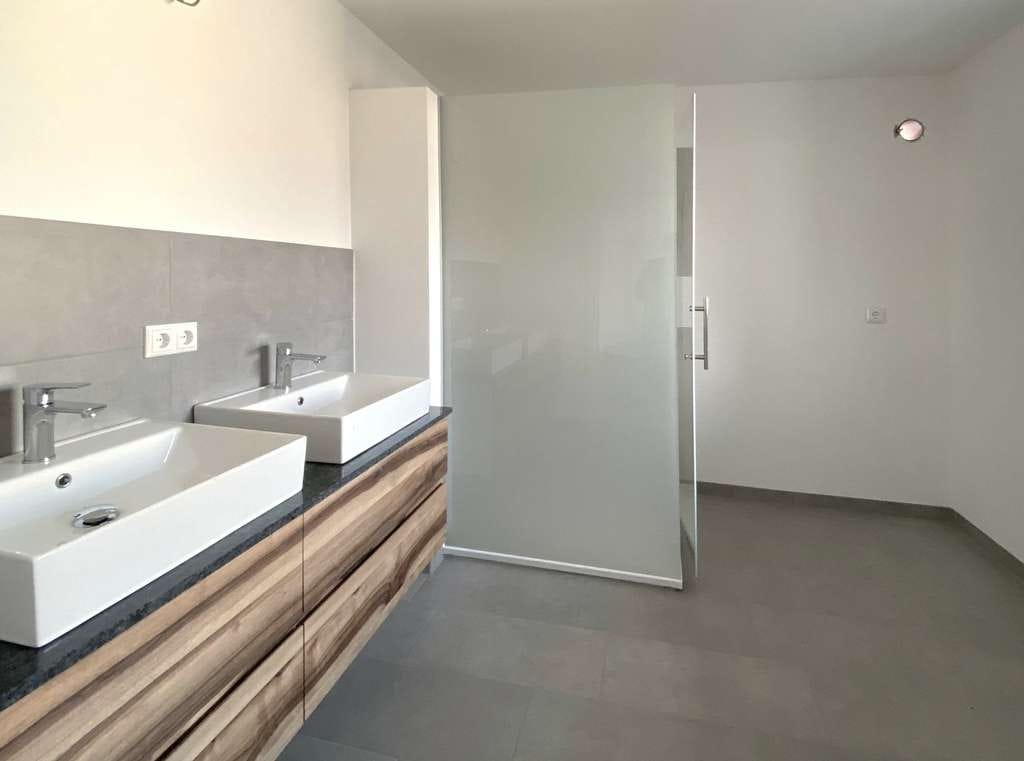 Immobilie in Ruhmannsfelden - EXCLUSIVES - Zweiparteienhaus in zentraler Lage von Ruhmannsfelden - ERSTBEZUG- - Bild 3