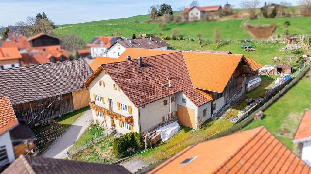 Immobilie in Schwabsoien - Bauernhaus mit Tenne und Mehrfamilienhaus in Schwabsoien/Sachsenried - Bild 1