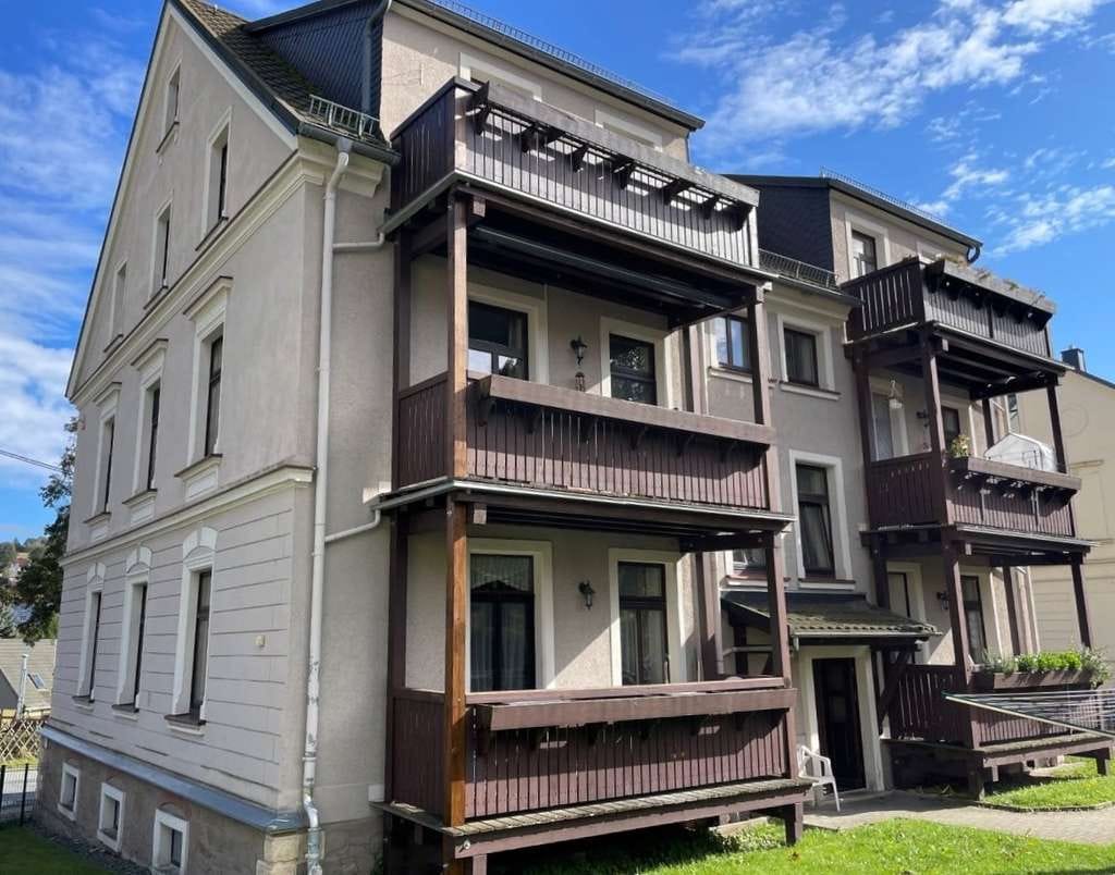 Immobilie in Bärenstein - Komplett renovierte und modernisierte Wohnung - mit Tageslichtbad, Balkon, Garage und Stellplatz! - Bild 2