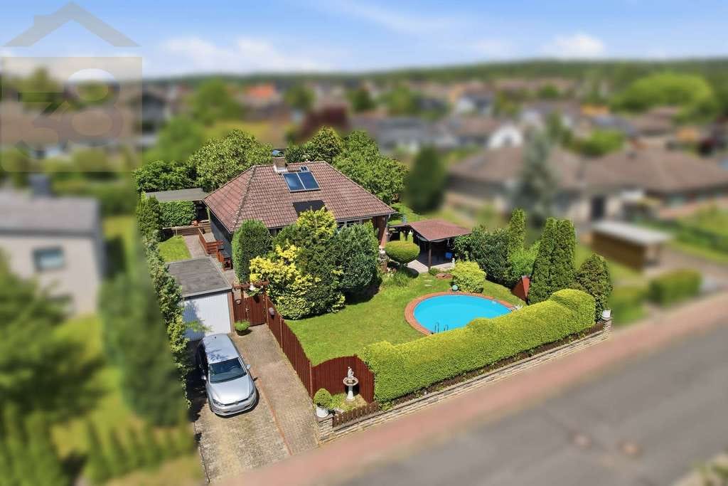 Immobilie in Baddeckenstedt - Gepflegtes Einfamilienhaus mit Pool in sehr guter Lage! - Bild 0