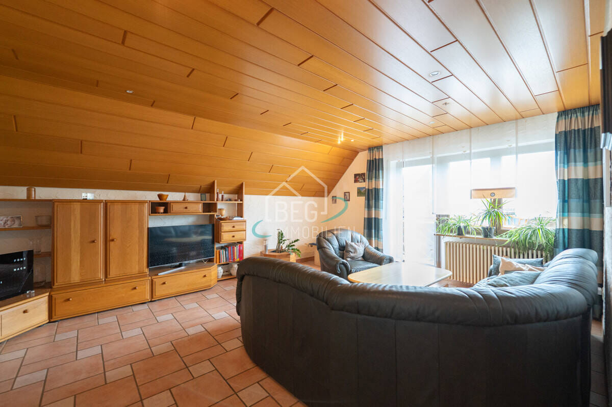 Immobilie in Dentlein am Forst - Vielseitiges Wohnhaus mit ausgebautem Spitzboden, Sauna und Gartenoase - Bild 4