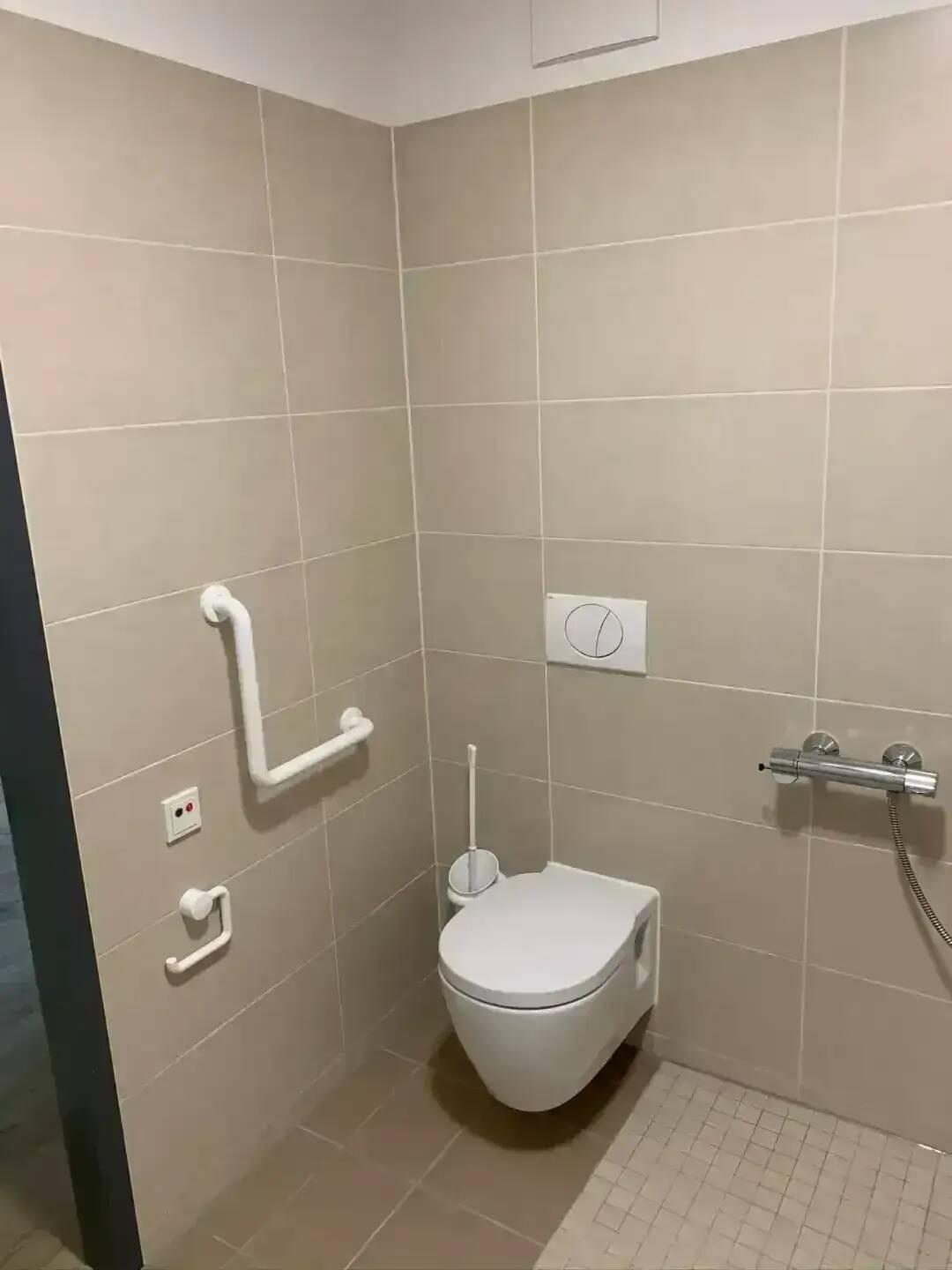 Immobilie in Kolbermoor - ... Bereits solide VERMIETET - APPARTEMENT - Senioren- und Pflegeheim - Bild 4