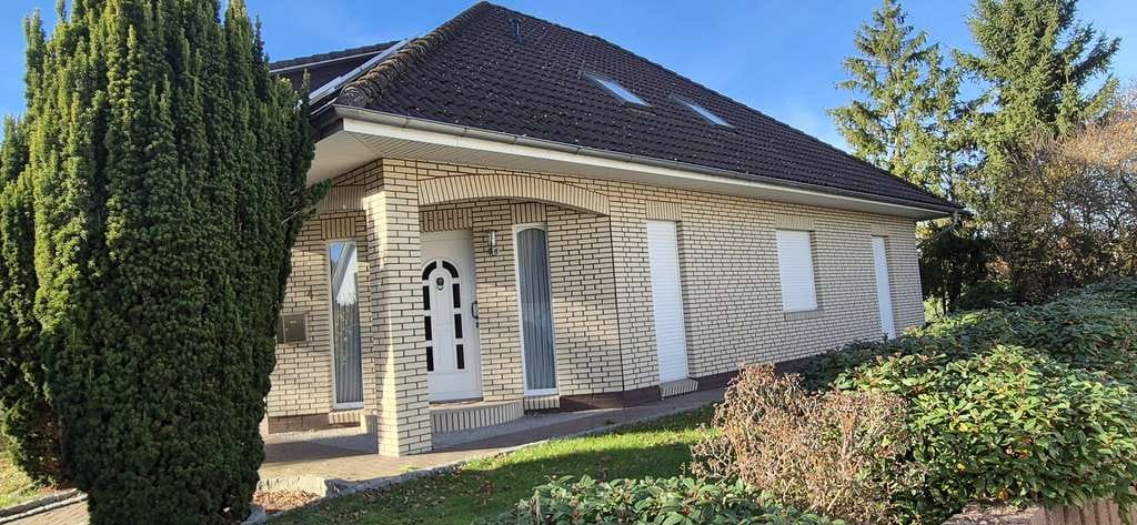 Immobilie in Sottrum - Großzügiges Einfamilienhaus in ruhiger Lage von Sottrum zu verkaufen - Bild 2