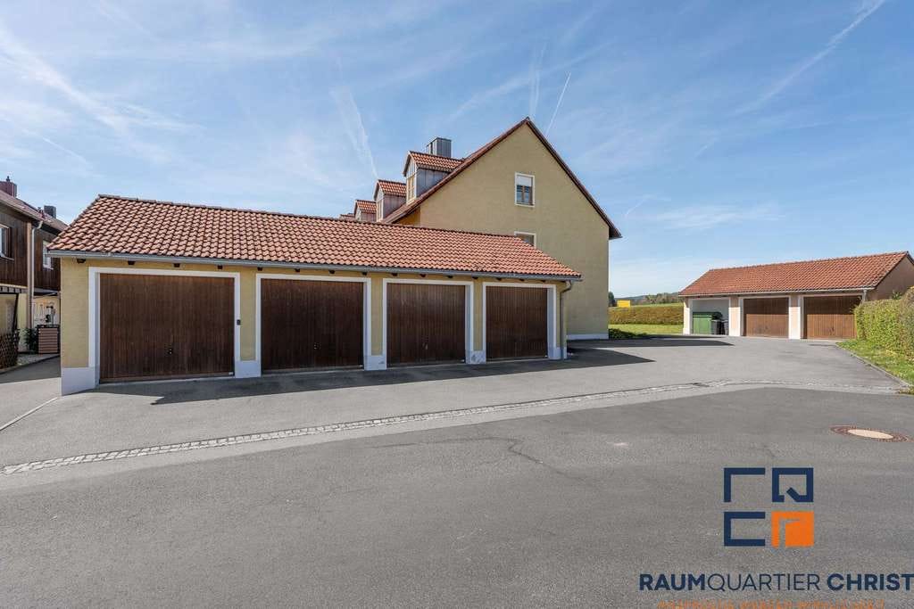 Immobilie in Krummennaab - Vermietetes, solides Reihenmittelhaus mit durchdachter Raumaufteilung - Bild 3