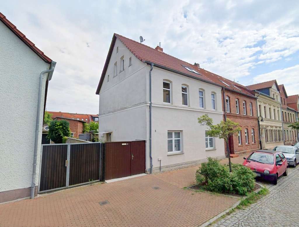 Immobilie in Wittenberge - Charmantes Wohnen auf drei Ebenen – modernisiertes Einfamilienhaus in ruhiger Seitenstraße - Bild 1