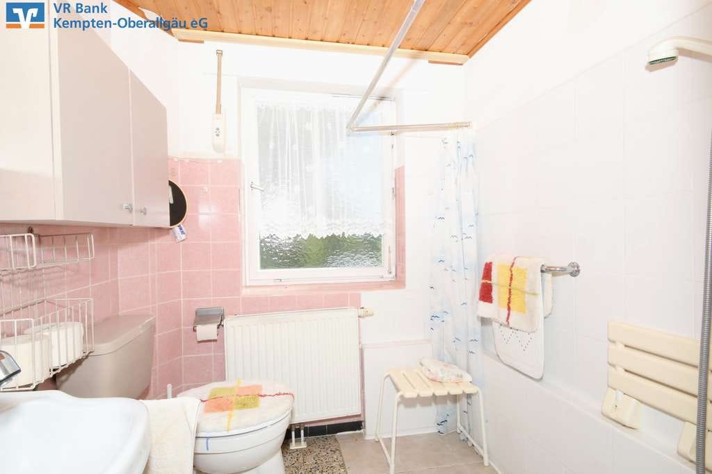 Immobilie in Immenstadt im Allgäu - Handwerker & Modernisierer aufgepasst 
Zweifamilienhaus mit viel Potenzial
 - Bild 3