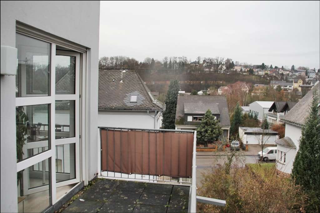 Immobilie in Höhr-Grenzhausen - Maisonette-Wohnung mit Balkon und Dachterrasse - Bild 3