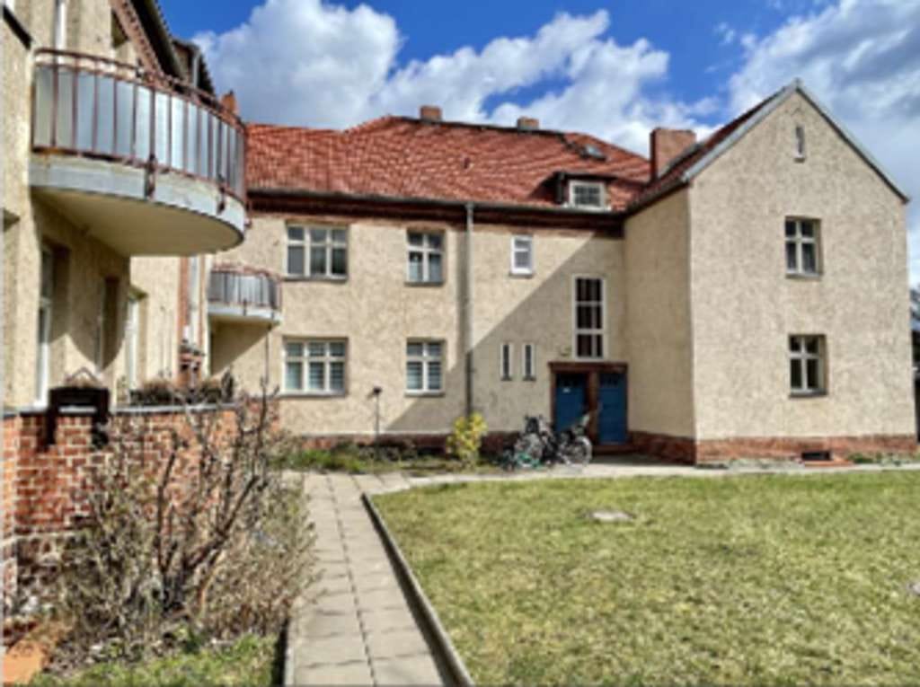 Immobilie in Eichwalde - Vermietete Altbauwohnung mit Balkon + Garten direkt an der Berliner Stadtgrenze (WE01) - Bild 1