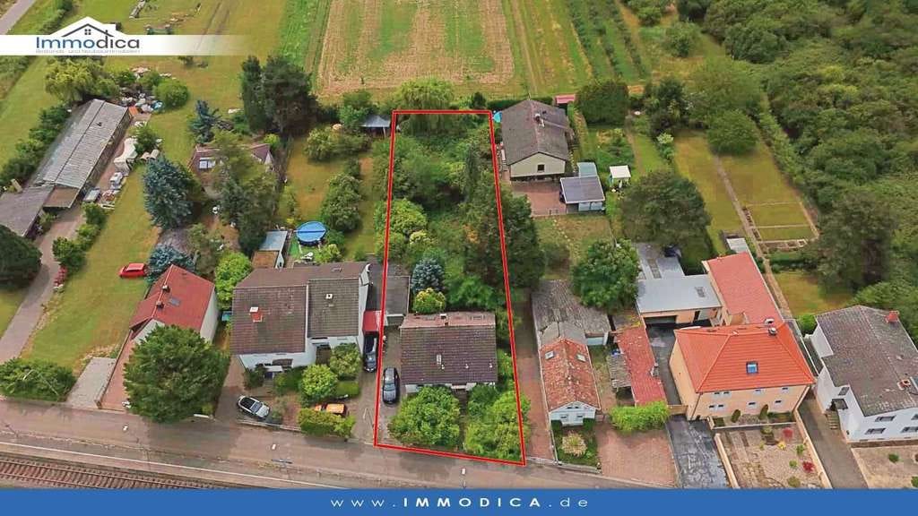 Immobilie in Weisenheim am Sand - Einfamilienhaus mit großem Grundstück und Entwicklungspotenzial in Weisenheim am Sand - Bild 0