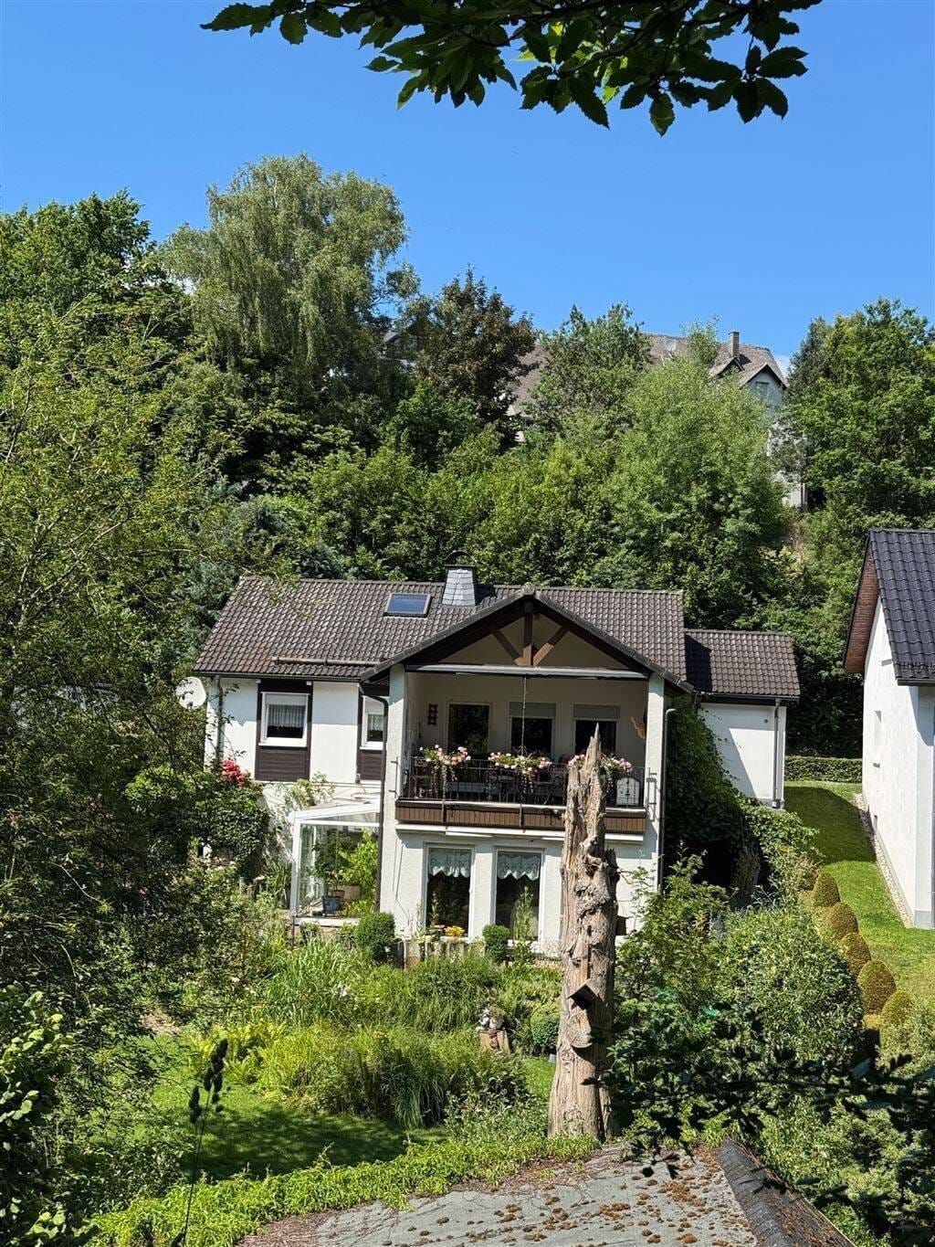 Immobilie in Schmallenberg - Gleidorf! Beste Lage! Am Wald mit Bach! EFH plus Einliegerwohnung! - Bild 1