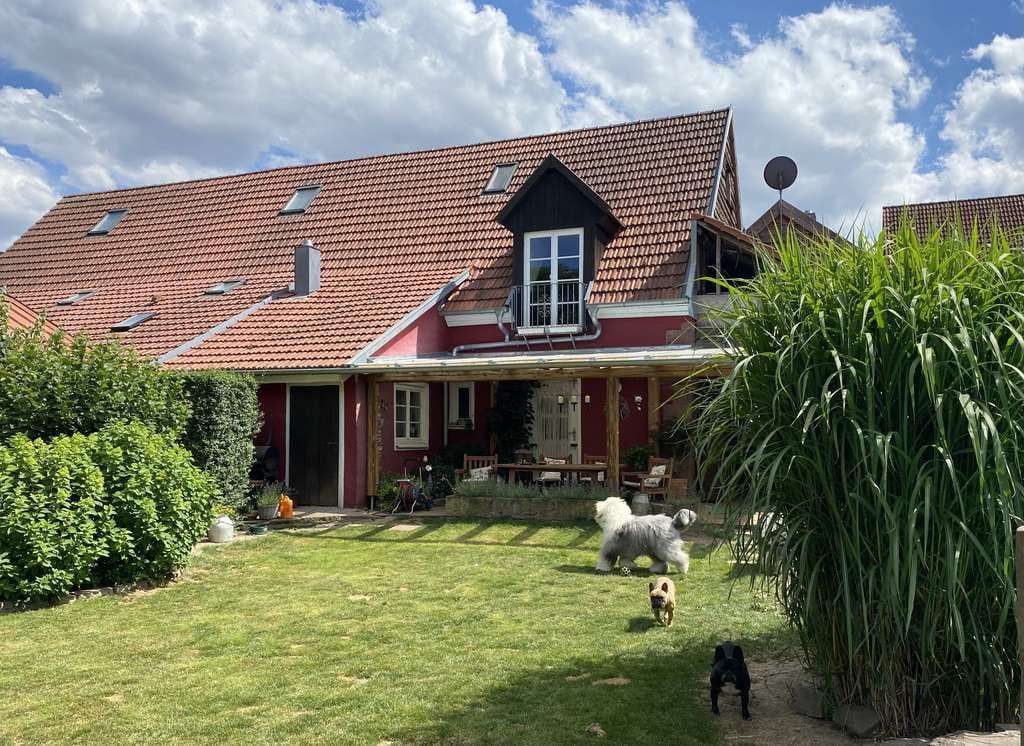 Immobilie in Elztal - Für Liebhaber- kein Haus von der Stange mit Garten, Sauna,Pool & separates Büro - Bild 0