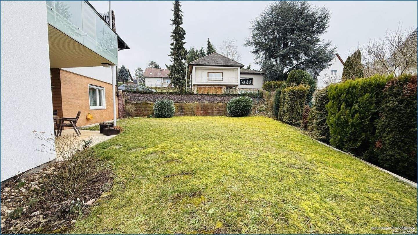Immobilie in Bretten - Frei stehender Winkelbungalow mit 2 - 4 1/2 Zimmerwohnungen **provisionsfrei** - Bild 3