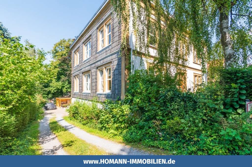 Immobilie in Oerlinghausen - Denkmalgeschützte Villa mit zusätzlichem Baupotenzial in Oerlinghausen - Bild 0