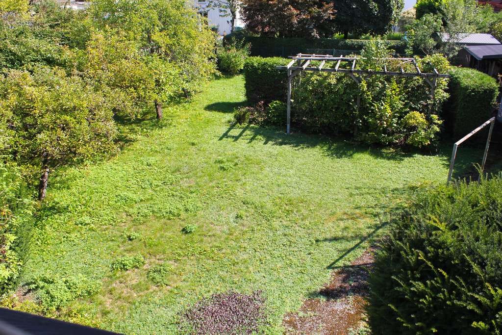 Immobilie in Vaterstetten - Eine gute Wahl!
Ansprechende DHH mit Süd/West Garten, Terrasse und Balkon in zentraler Lage/Baldham - Bild 2
