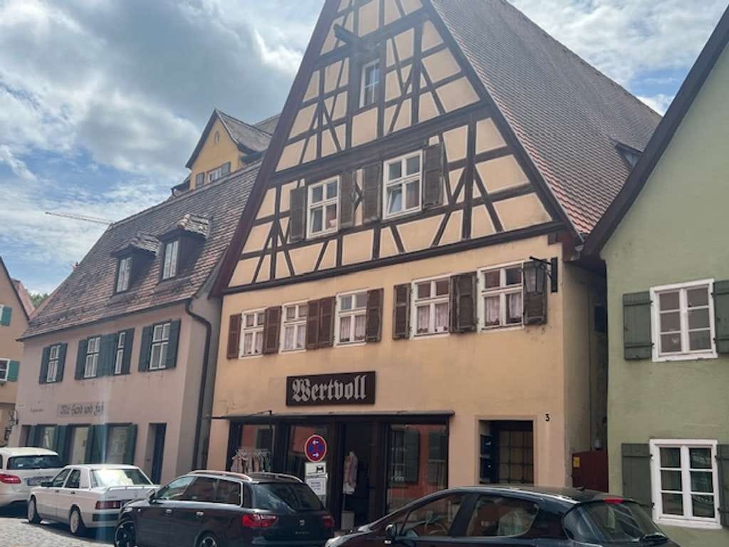 Immobilie in Dinkelsbühl - Für Kapitalanleger lukratives  Mehrfamilienhaus zu verkaufen - Bild 0