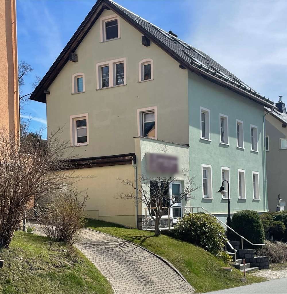 Immobilie in Burkhardtsdorf - Mehrfamilienhaus mit Gewerbeeinheit in Burkhardtsdorf - Bild 0