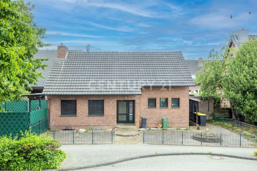 Immobilie in Kranenburg - Einfamilienhaus mit Entwicklungspotenzial – voll bebaubares Grundstück - Bild 1